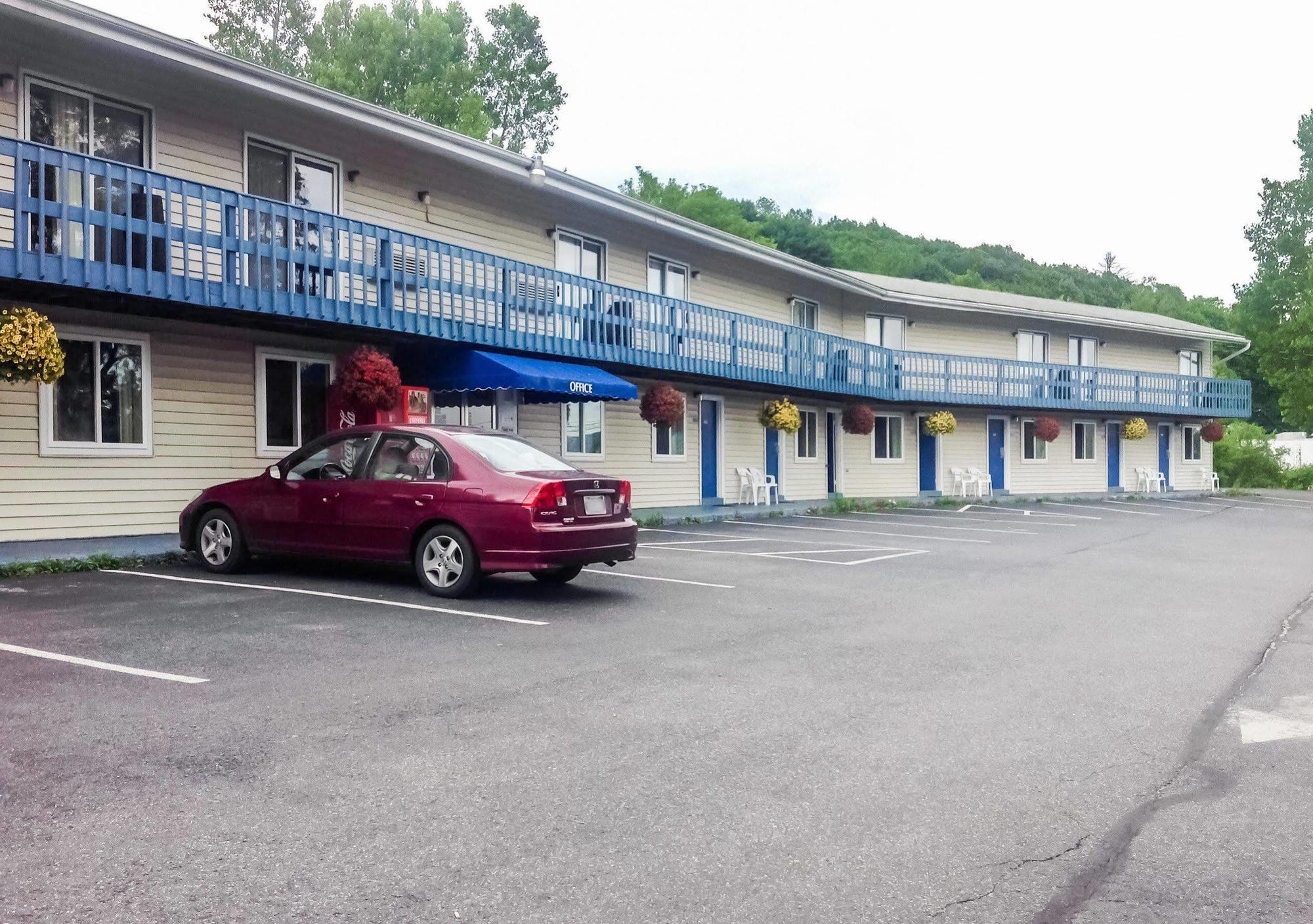 Econo Lodge Lee - Great Barrington Kültér fotó